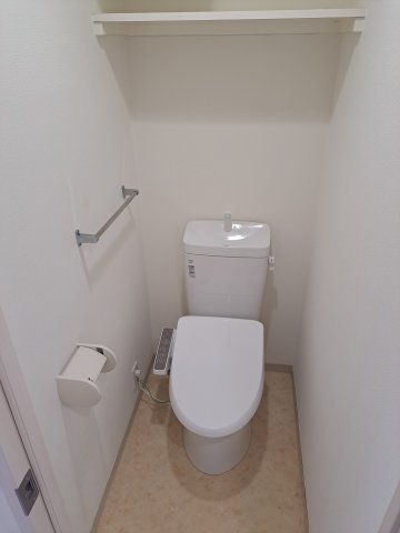 トイレ　キレイな個室空間です