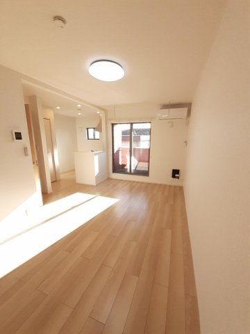 居室・リビング　こちらの居間で趣味の時間をお楽しみください