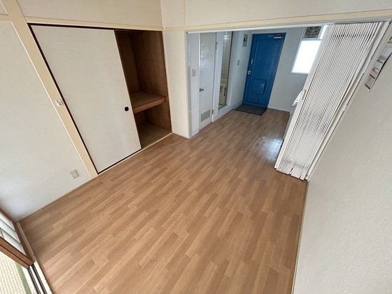 居室・リビング　※別号室の写真です