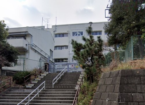 中学校　横浜市立谷本中学校（中学校）まで1263m