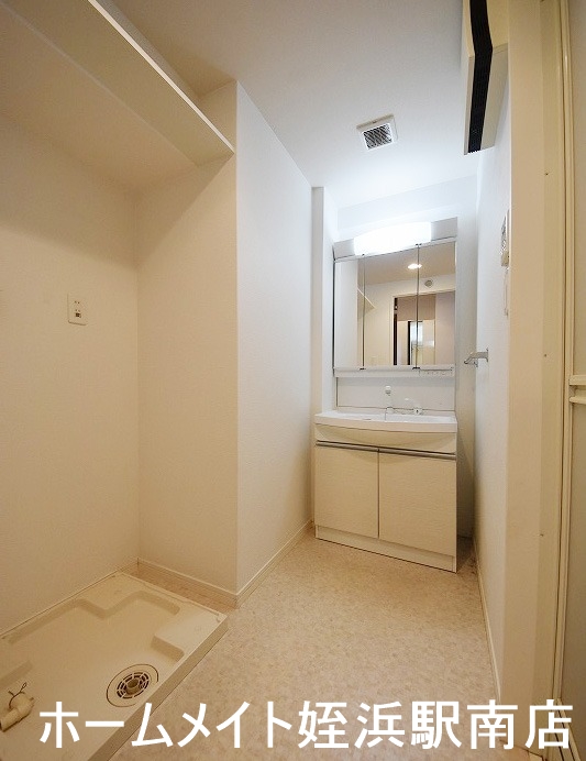 洗面設備　★３面鏡付きシャンプードレッサー★参考写真