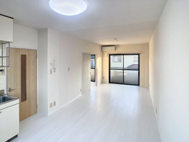 居室・リビング　2024年11月撮影※現況を優先致します。