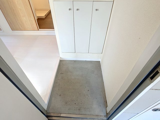 玄関　2024年11月撮影※現況を優先致します。