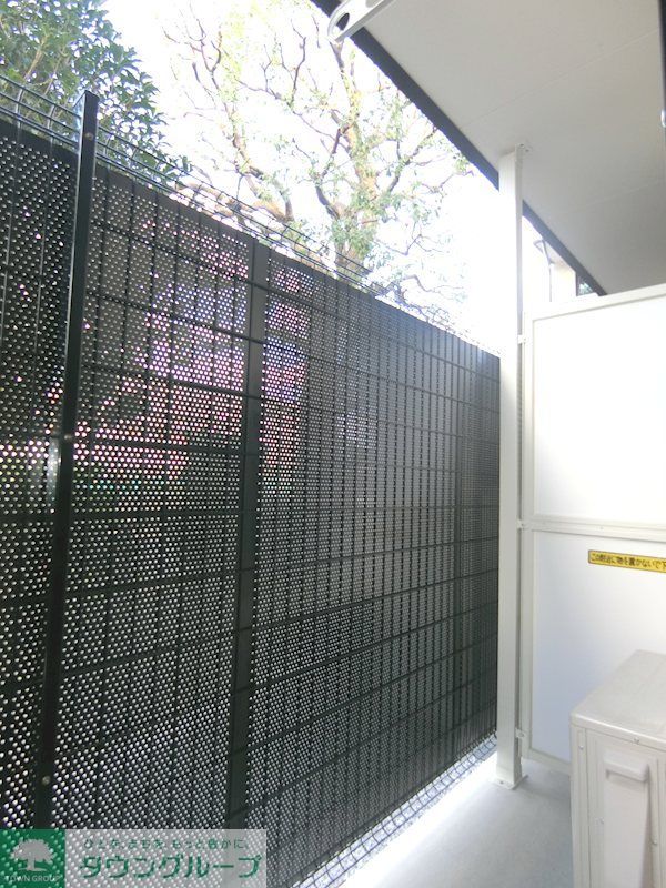 バルコニー　1階はテラス付き