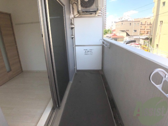 バルコニー　バルコニーでは洗濯物がしっかり干せそうです。