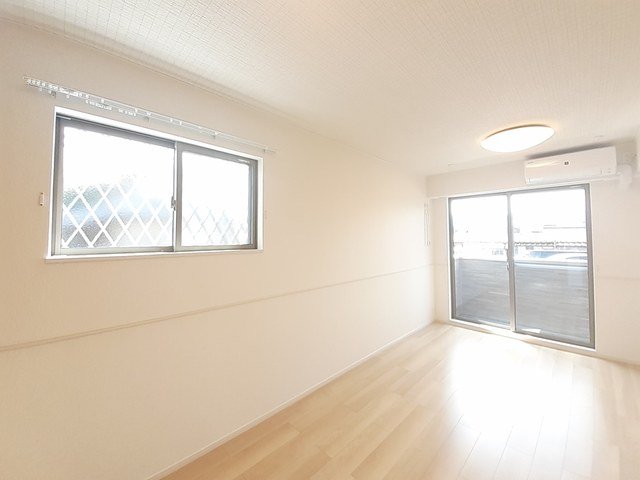 居室・リビング　ゆったり過ごせる居間です