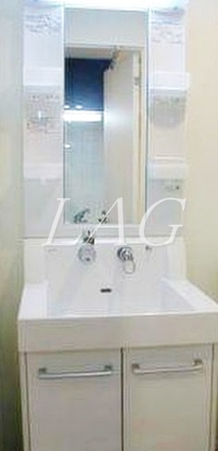 洗面設備　独立洗面台です。