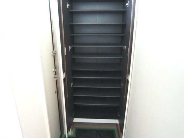 玄関　タウンハウジング調布店まで♪