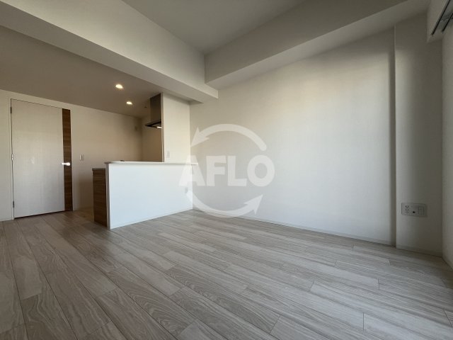 居室・リビング　セレニテ十三ミラク　リビング