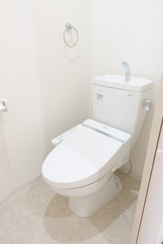 シャワートイレ設置のトイレ