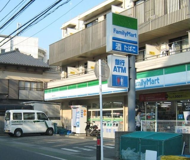 コンビニ　ファミリーマート鎌倉御成町店（コンビニ）まで510m