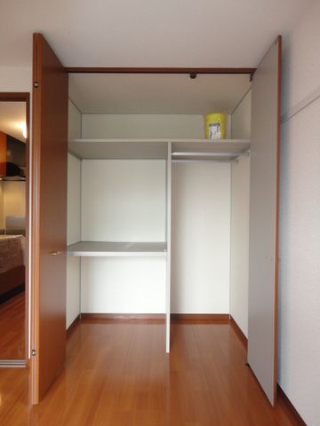 収納　☆仕切りがあって便利☆