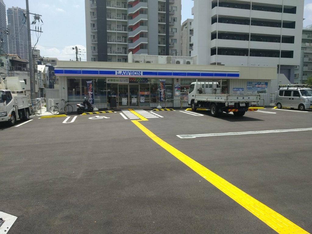 コンビニ　ローソン 港区弁天五丁目店（コンビニ）まで190m