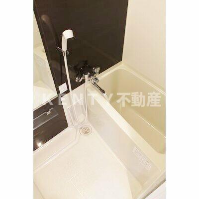 バス・シャワールーム　コンパクトで使いやすいお風呂です