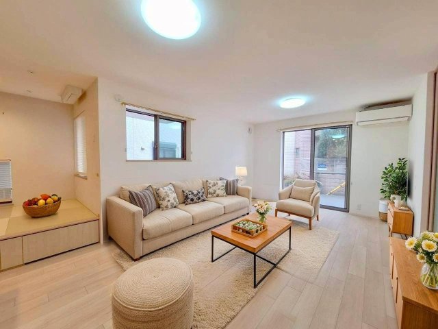 居室・リビング　★家具配置のイメージ写真です※実際には家具は付きません★