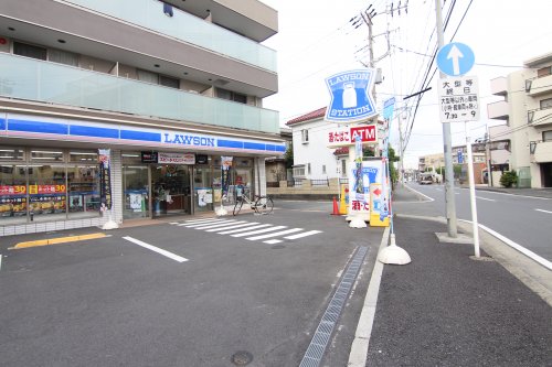コンビニ　ローソン 港北日吉七丁目店（コンビニ）まで337m