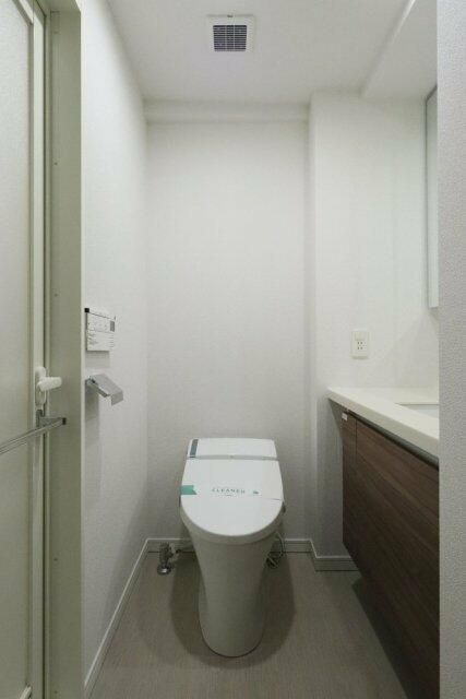 トイレ　清潔感のあるトイレです