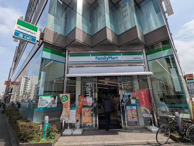 コンビニ　ファミリーマート台東鳥越店（コンビニ）まで114m