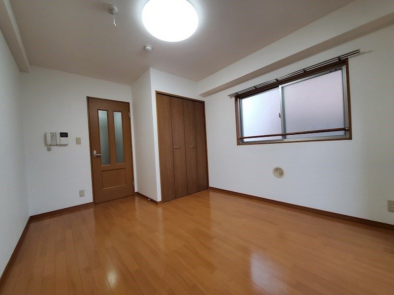 居室・リビング　同建物、他号室参照