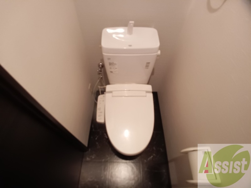 トイレ　こちらはトイレです。清潔感があり、安心して使用できます。