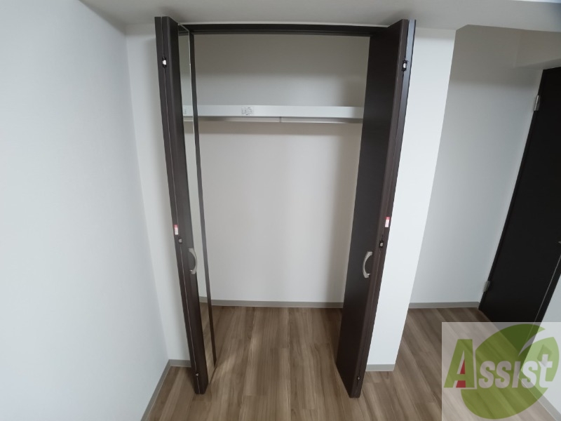 収納　寝室の収納です。部屋がすっきり片付きます。
