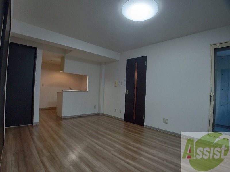 居室・リビング　広くてキレイなお部屋が広がっていて、充実した生活が送れそう。