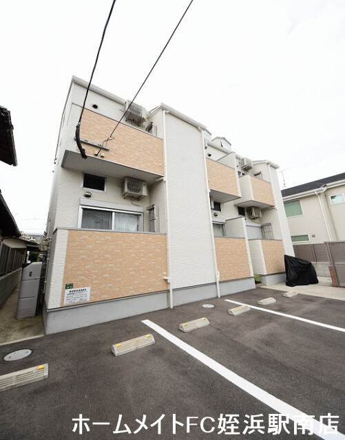 建物外観　★人気の築浅メゾネット♪★