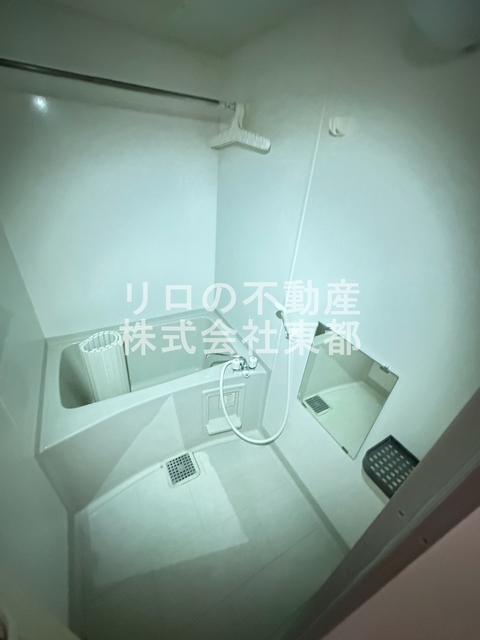 バス・シャワールーム　バストイレ別なのでゆったり癒しのバスタイムを満喫できます♪