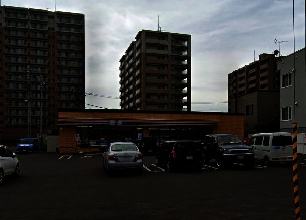 コンビニ　セブンイレブン札幌南11条西9丁目店（コンビニ）まで161m