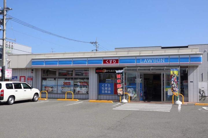 コンビニ　ローソン秋田さくら店（コンビニ）まで597m