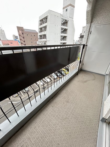 バルコニー　※別の部屋の写真です