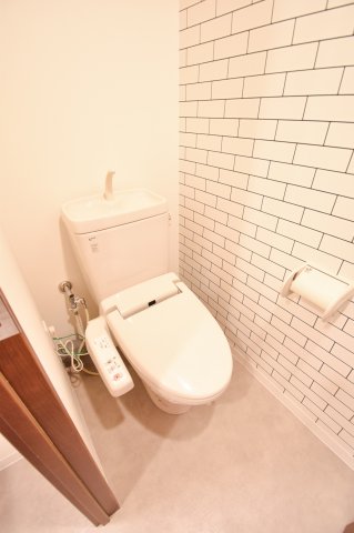 トイレ　清潔感があるトイレです。入るとホッとする、そんな空間。