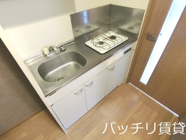 キッチン　画像は別号室イメージの為、現況を優先いたします。