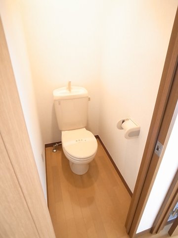 トイレ　同間取り他部屋の写真です。