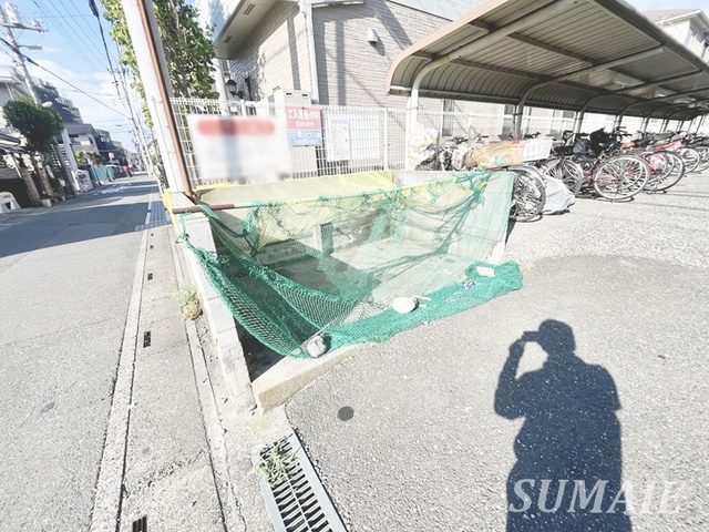その他共有部分　敷地内ゴミ置き場！
