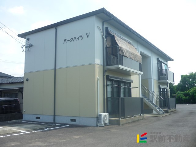 建物外観　落ち着いた色味の外観