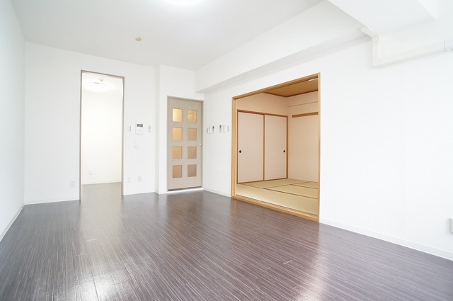 居室・リビング　参考写真（同建物別部屋のものです）