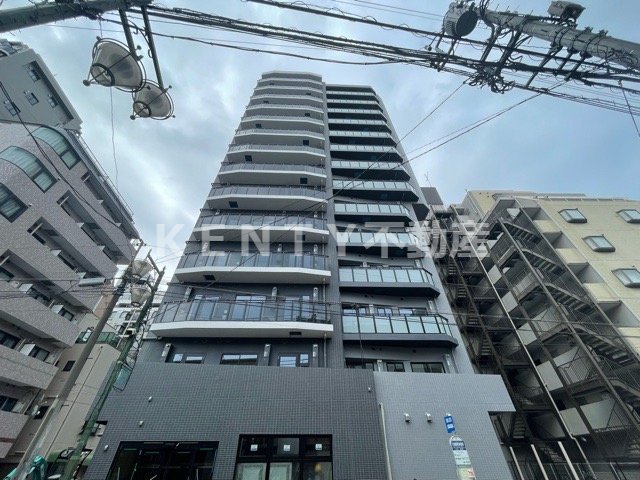 バルコニー　暖かな日差しのふりそそぐバルコニー