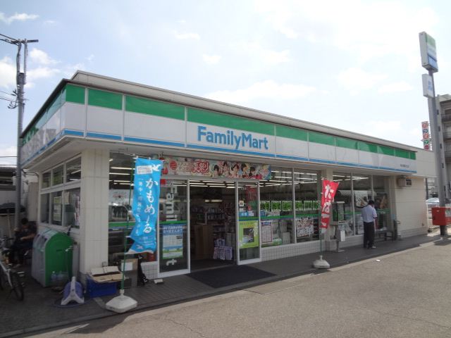 コンビニ　ファミリーマート（コンビニ）まで440m