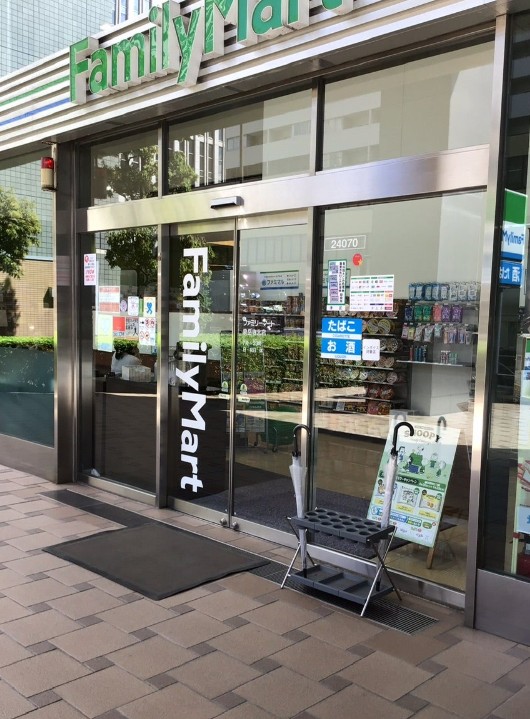 コンビニ　ファミリーマート 泉岳寺北店（コンビニ）まで148m