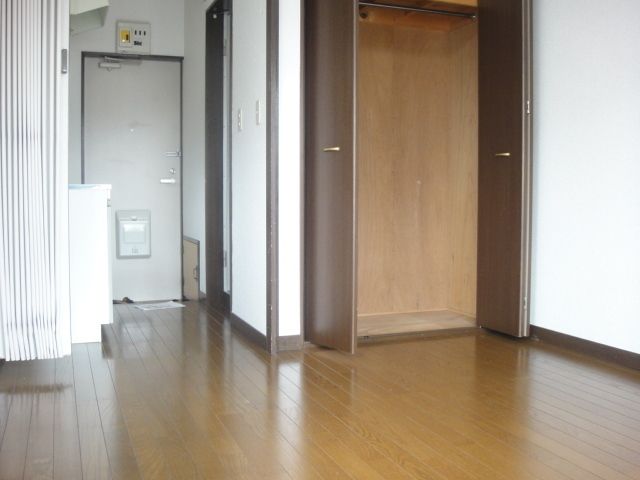 居室・リビング　☆クローゼットもあります☆