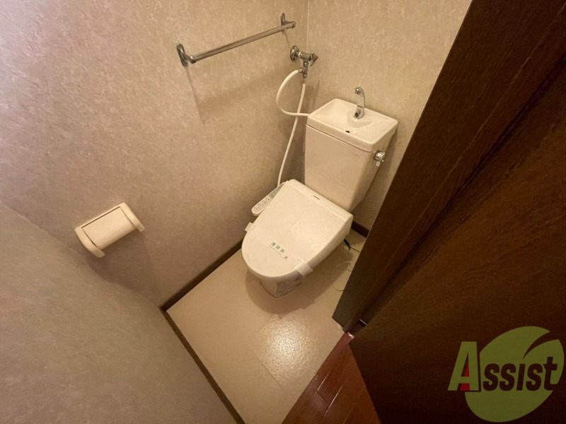 トイレ　トイレです。ウォシュレット付を探している方、おすすめです。