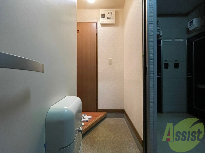 玄関　玄関の様子です。明るい印象ですね。気分もあがりそう。