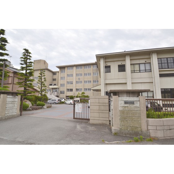 中学校　稲沢市立稲沢中学校（中学校）まで1200m