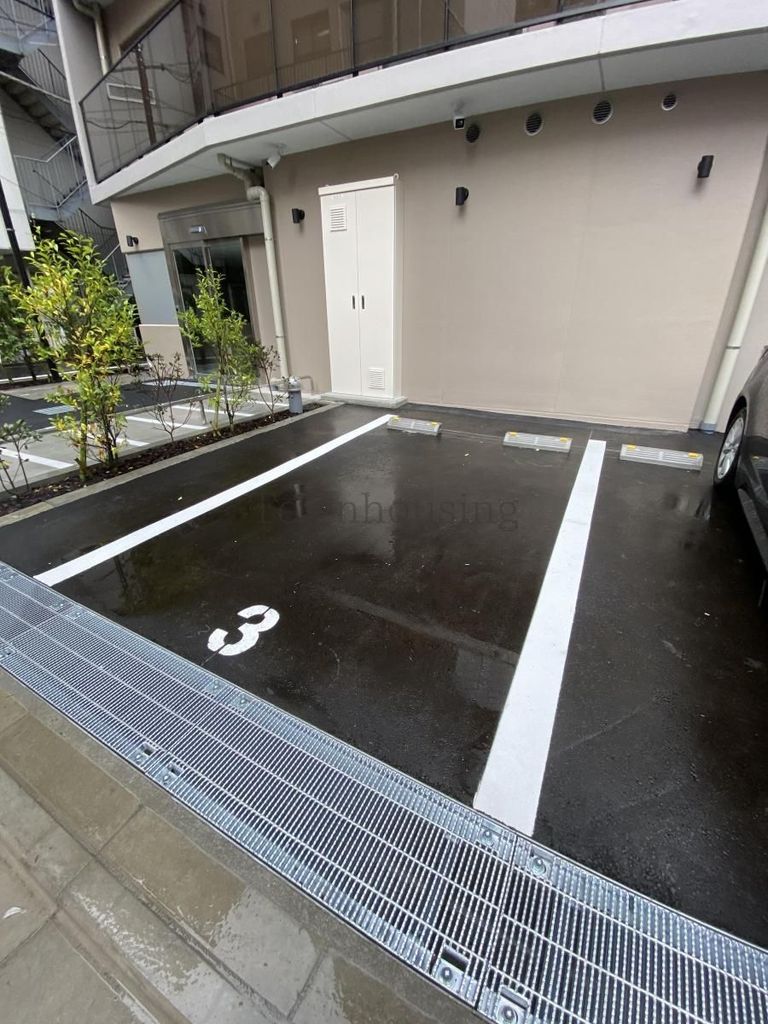 駐車場　バルコニー