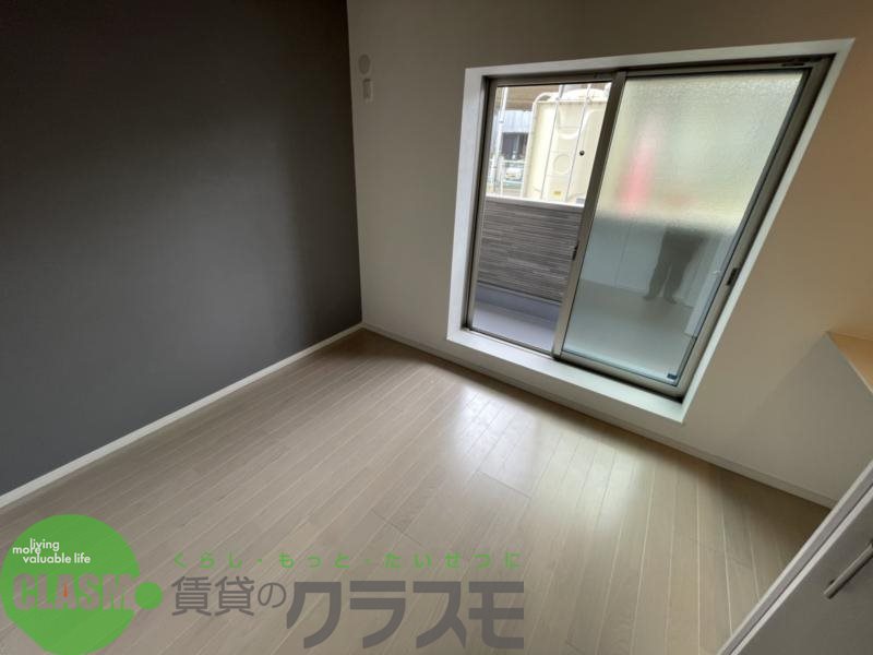 その他部屋・スペース　開放的な寝室です