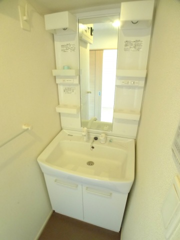 洗面設備　※他号室の写真です。