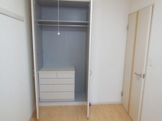 収納　クローゼットに収納ＢＯＸもついてます