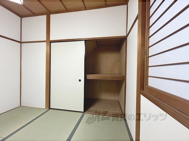 収納　１階４．５帖和室収納