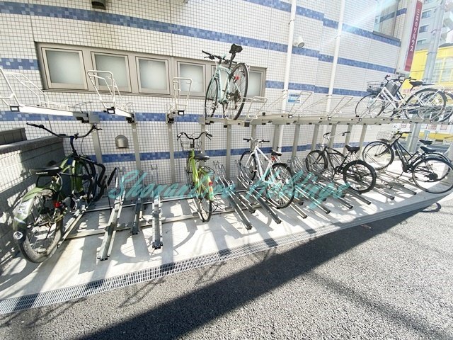 その他共有部分　共有部分に駐輪場あり♪